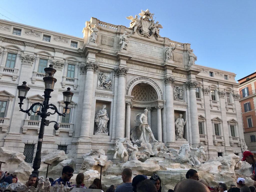 trevi fountain in rome during daytime