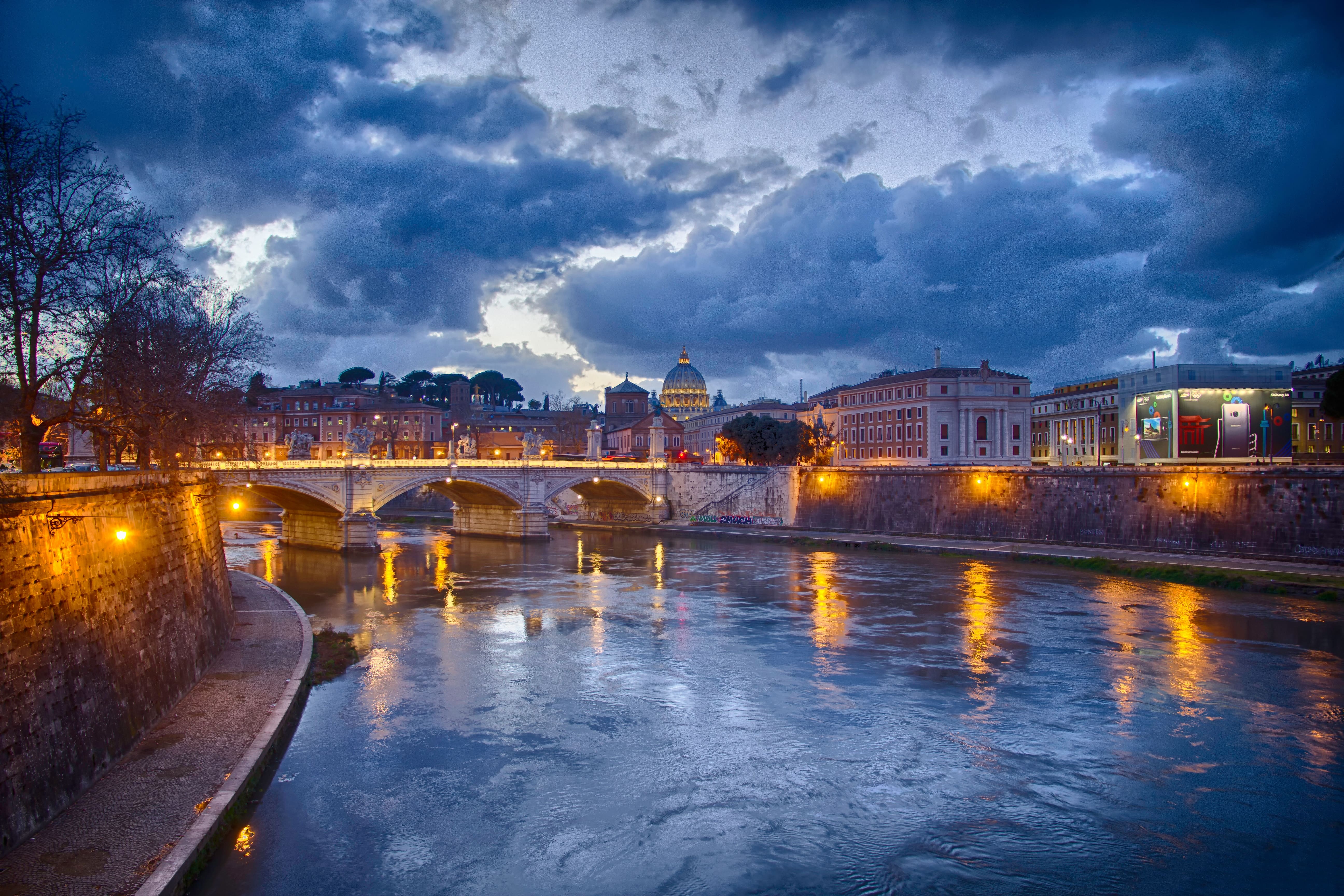 Tiber River and bridge in Rome